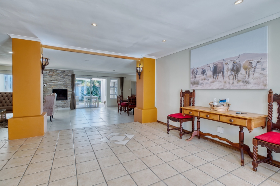 6 Bedroom Property for Sale in Summerstrand Eastern Cape